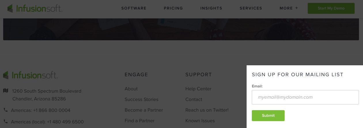 この写真は、Infusionsoftがクリック後のランディングページとして機能する短いフォームをWebサイトのフッターに含める方法をマーケターに示しています。