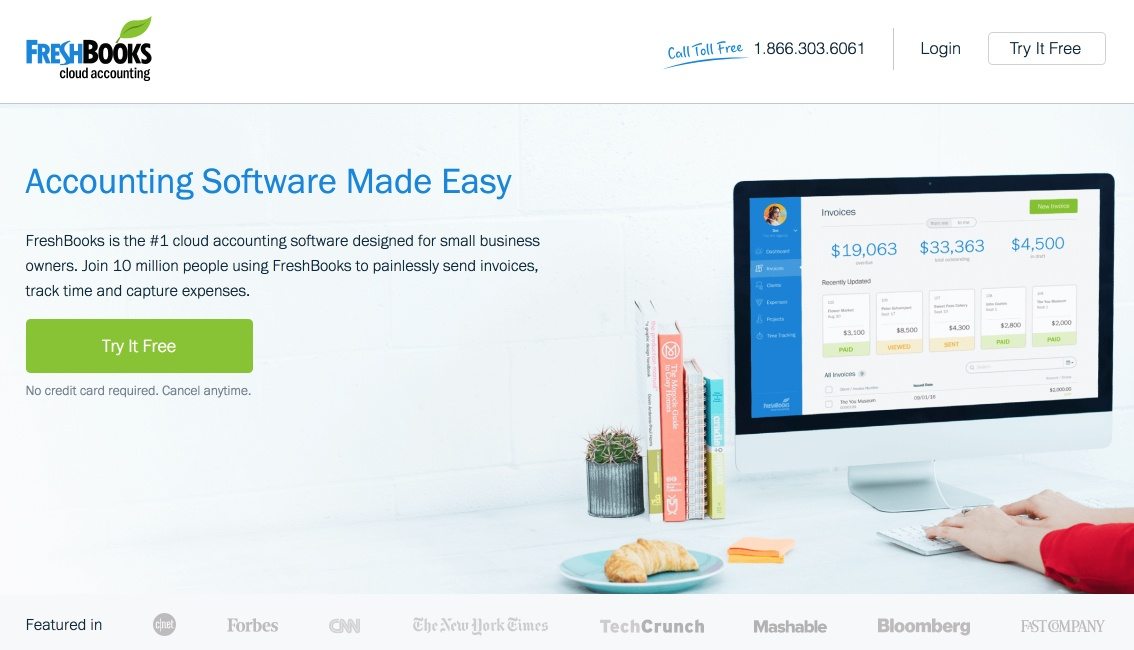 Această imagine prezintă specialiștilor în marketing cum FreshBooks folosește un CTA de încercare gratuit deasupra pliantei pe designul paginii de destinație post-clic.