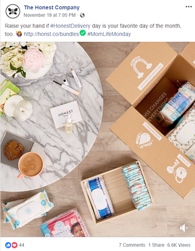 menggunakan tagar di Facebook Honest Company