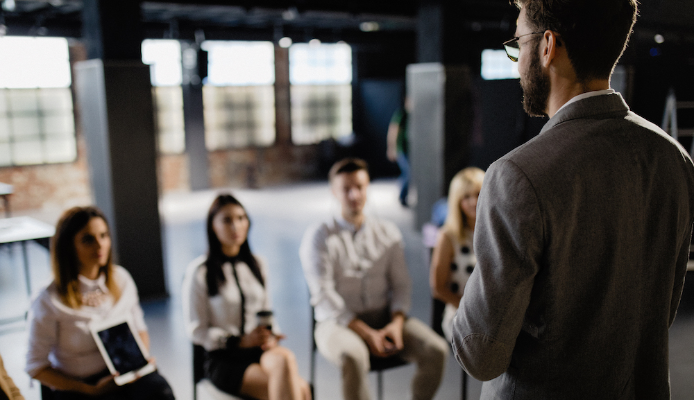 Uczestnictwo w grupie zwiększającej popularność reklam