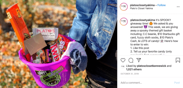 Süßes oder Saures mit Süßigkeiten und Pralinen Inside für Halloween-Instagram-Wettbewerbe