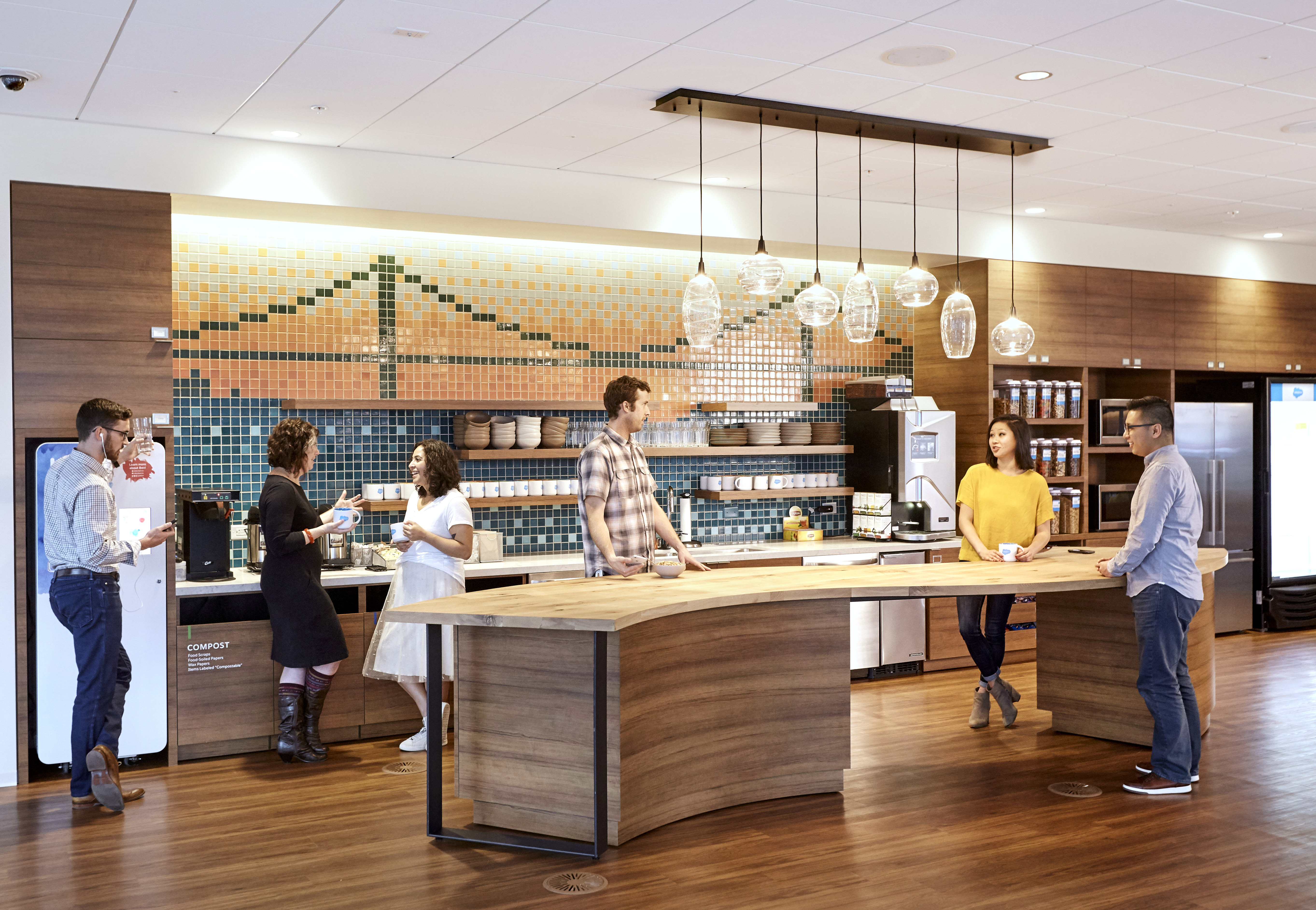 Salesforce Tower 公司环聊休息室