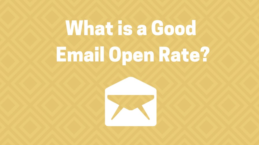 średni współczynnik otwarć e-maili