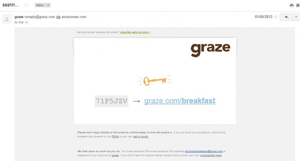 O captură de ecran a unui e-mail cu subiectul „ssshh...” E-mailul prezintă sigla Graze în colțul din dreapta sus și o imagine a unei chei în centru. Dedesubt se află codul 71F5JZV cu o săgeată care indică adresa URL unde poate fi folosit: graze.com/breakfast.