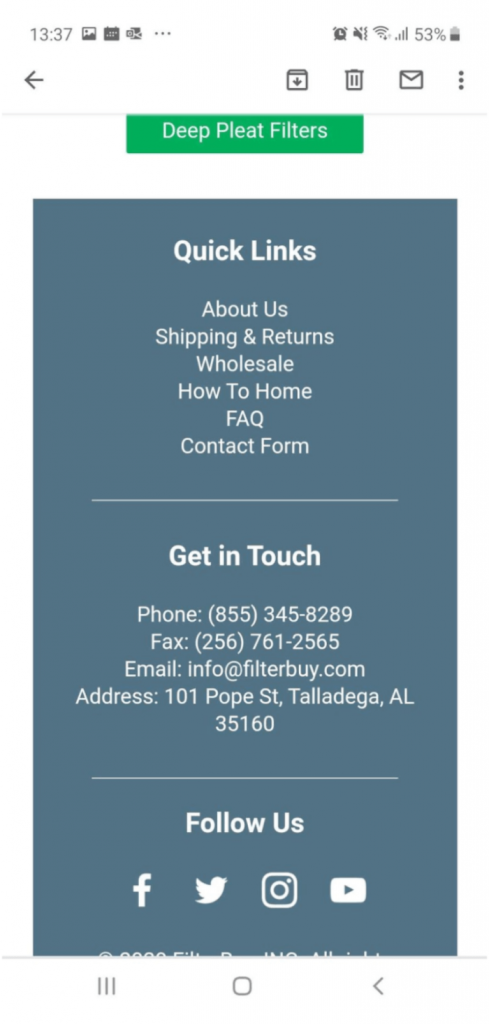 页脚中的电子邮件导航链接，一个在另一个之上