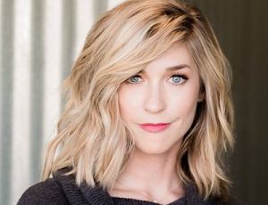 シンシアジョンソンアントレプレナーコラムニスト作家兼作家