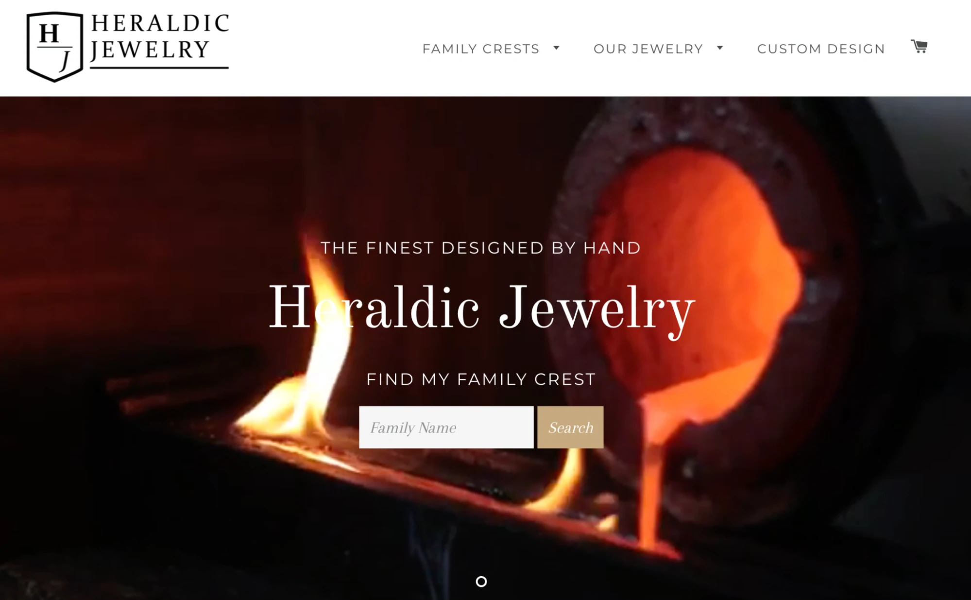 Die Website von Heraldic Jewelry hebt seine kundenspezifischen Designdienste hervor.