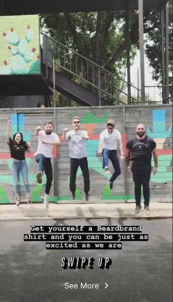 GIF çıkartmasını yukarı kaydırın