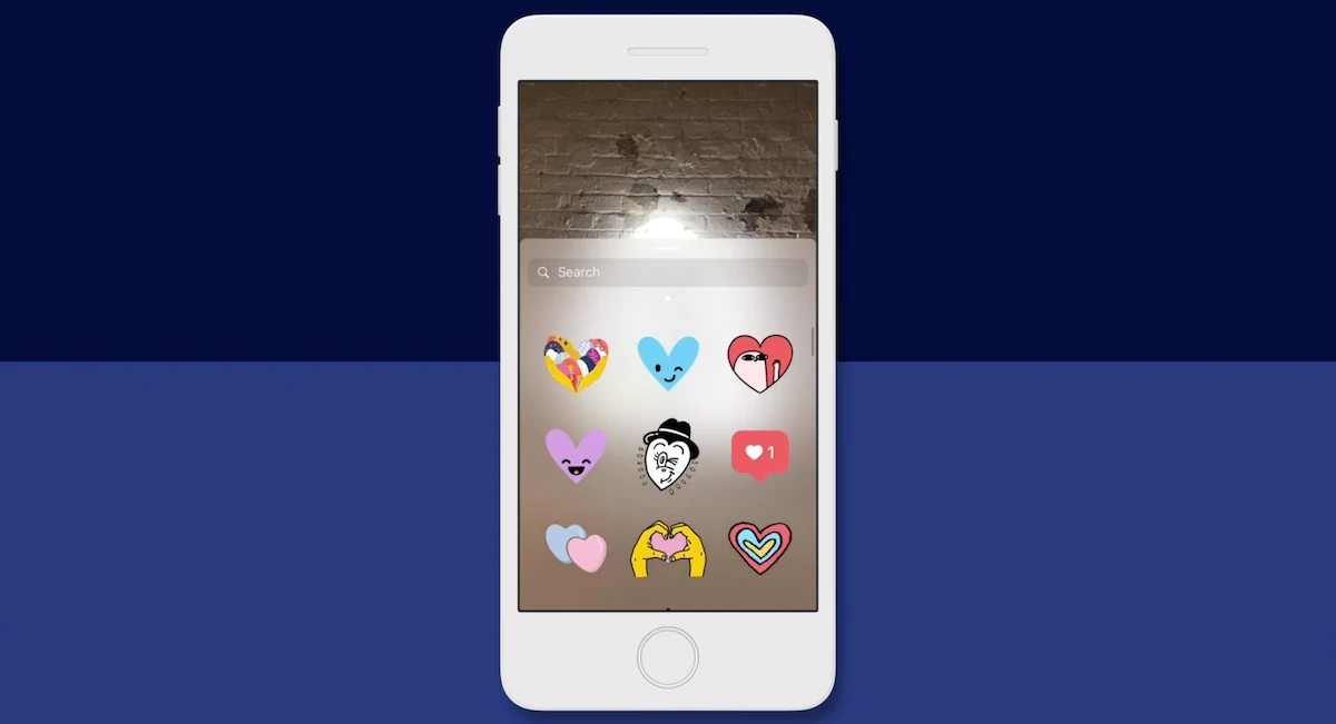Пример стикеров товаров в Instagram Stories.
