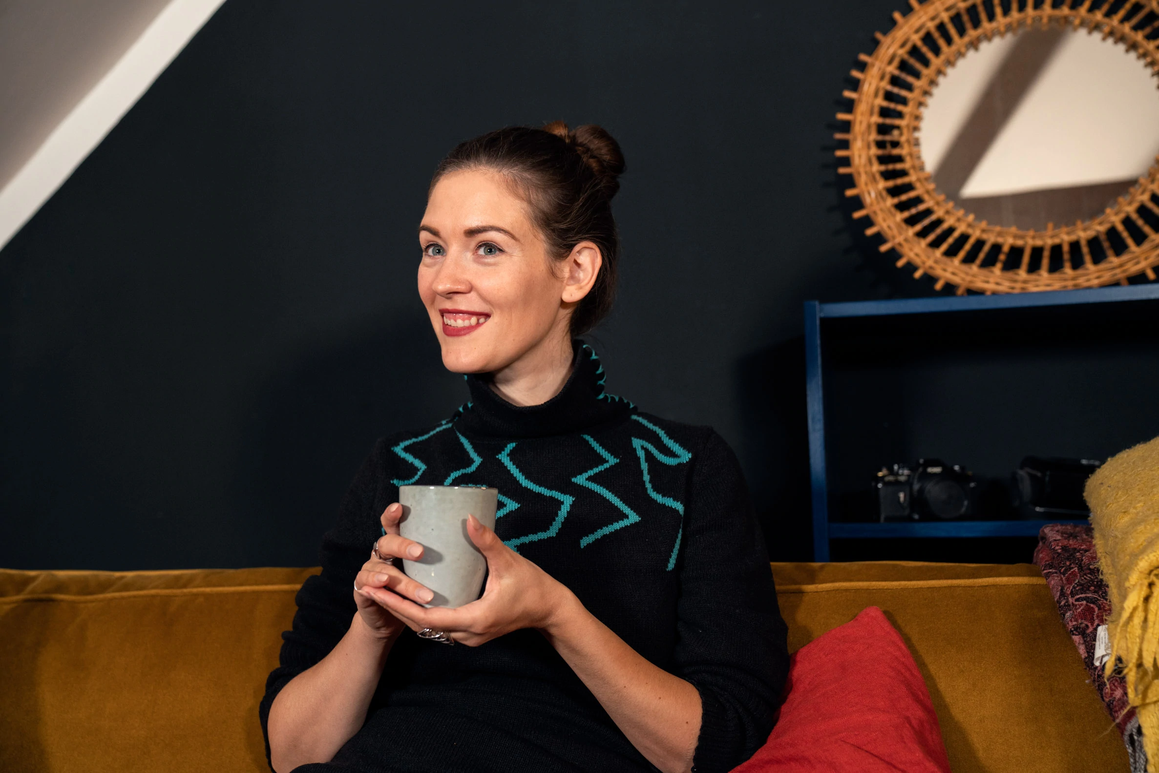 Justine Leconte 在她自己的設計中。