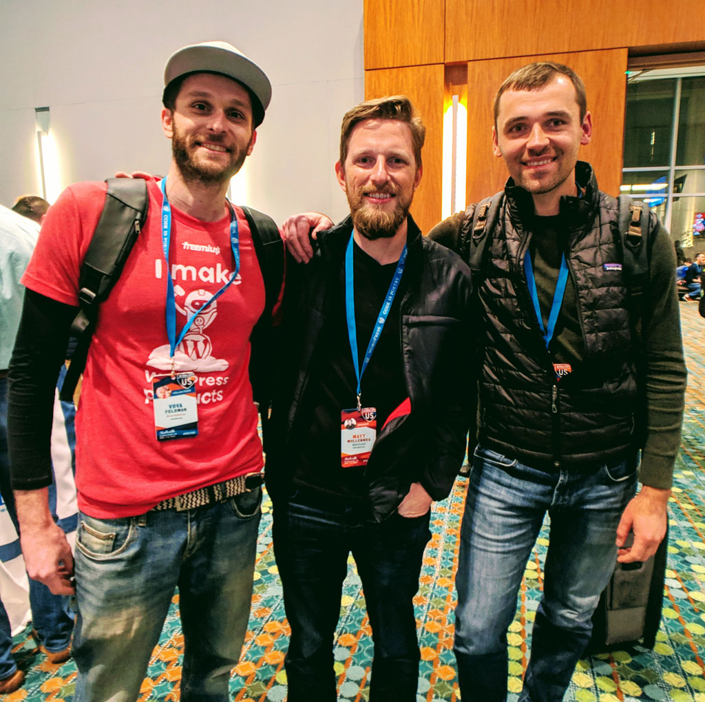Vova Feldman, fondateur et PDG de Freemius, Matt Mullenweg, fondateur et PDG d'Automattic, Vasyl Martyniuk, fondateur d'ACM