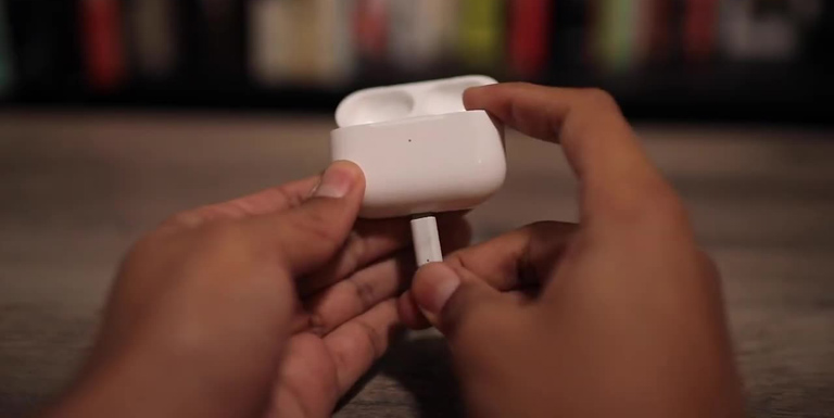 Airpodケースの充電 Airpod Case Charging