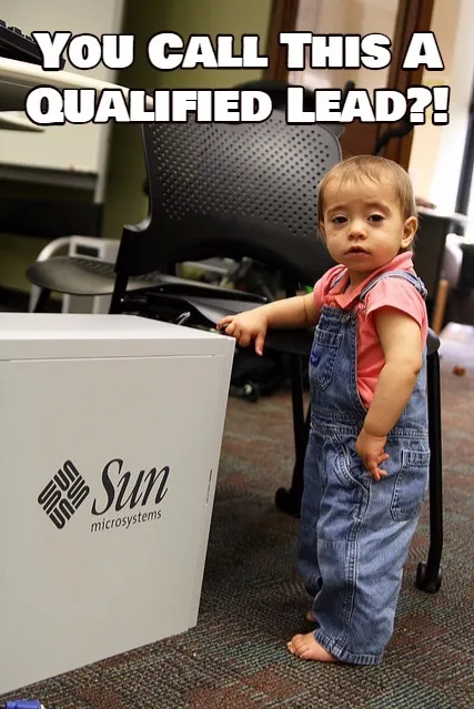 серьезно квалифицированный ведущий seriously-qualified-lead