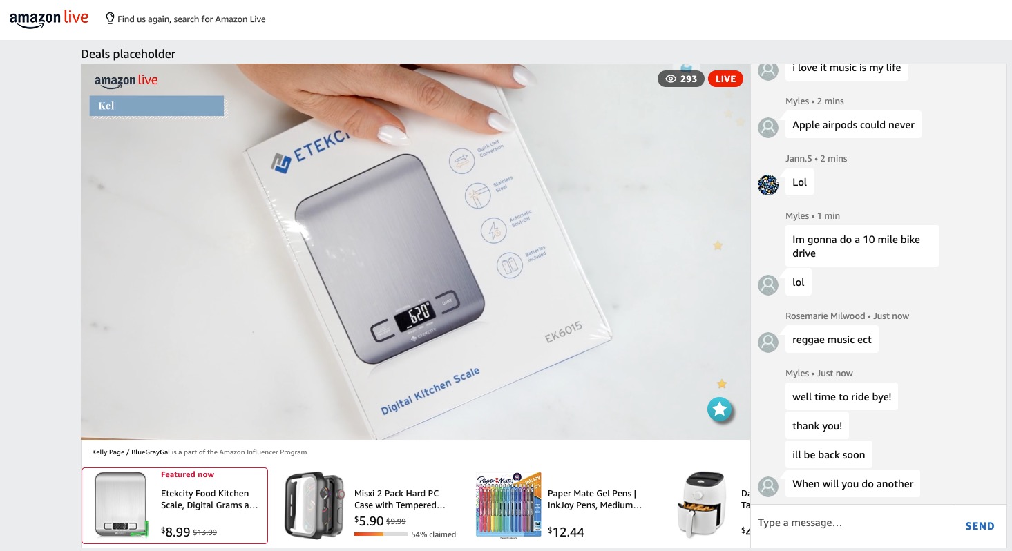 Captură de ecran a unei transmisiuni Amazon Live cu un cântar digital de bucătărie
