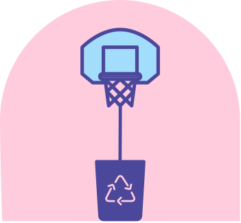 Imagen de un aro de baloncesto sobre un contenedor de reciclaje.