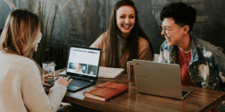 Rzecznictwo pracowników: wzmacnianie pozycji zespołów w mediach społecznościowych