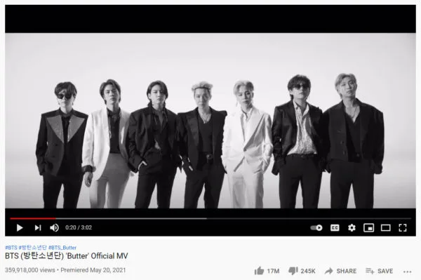 يعد إنشاء فيديو موسيقي ونشره ، مثل هذا الفيديو من BTS ، أحد أفضل الطرق للترويج لفرقتك الموسيقية