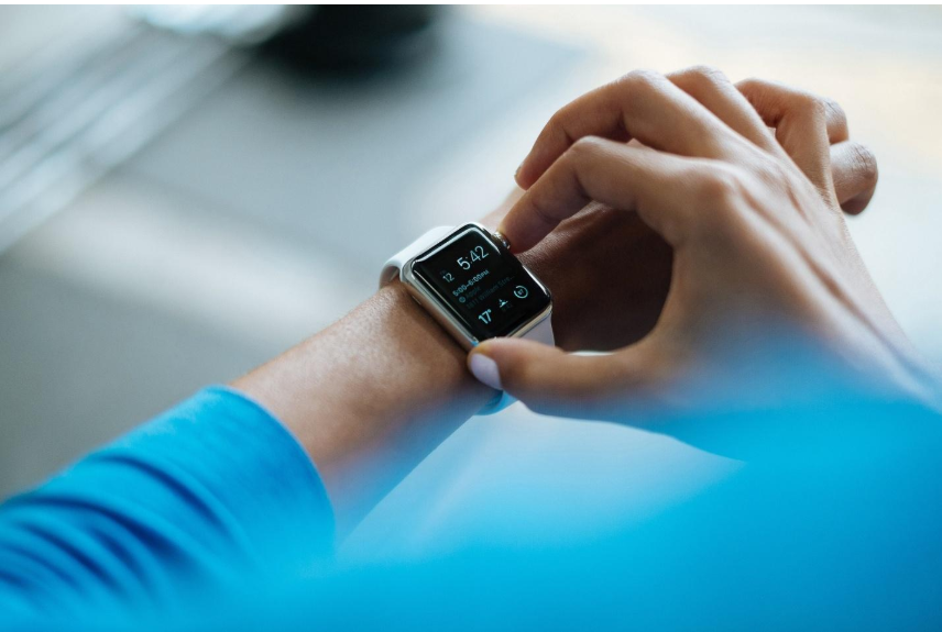 Smart Watches- Best Dropshipping Products To Sell 