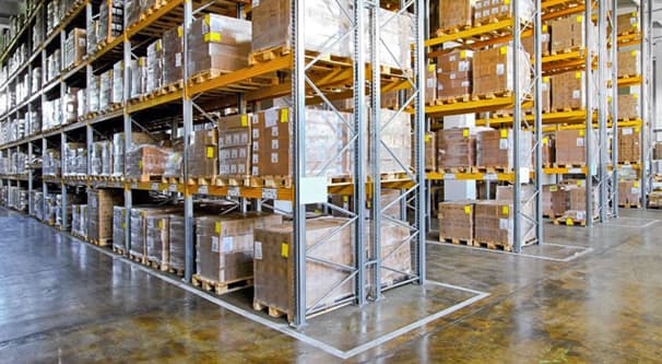 Depozitul din culise