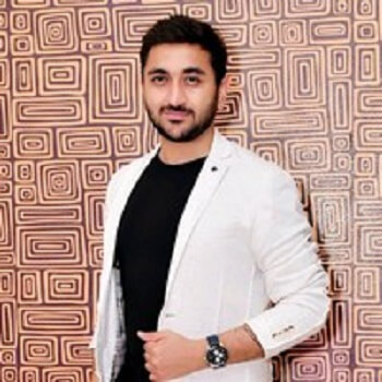 <strong> غوراف شارما </ strong>