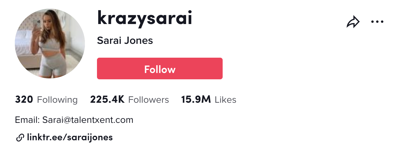 esempio di influencer tiktok Pagina TikTok di Sarai Jones