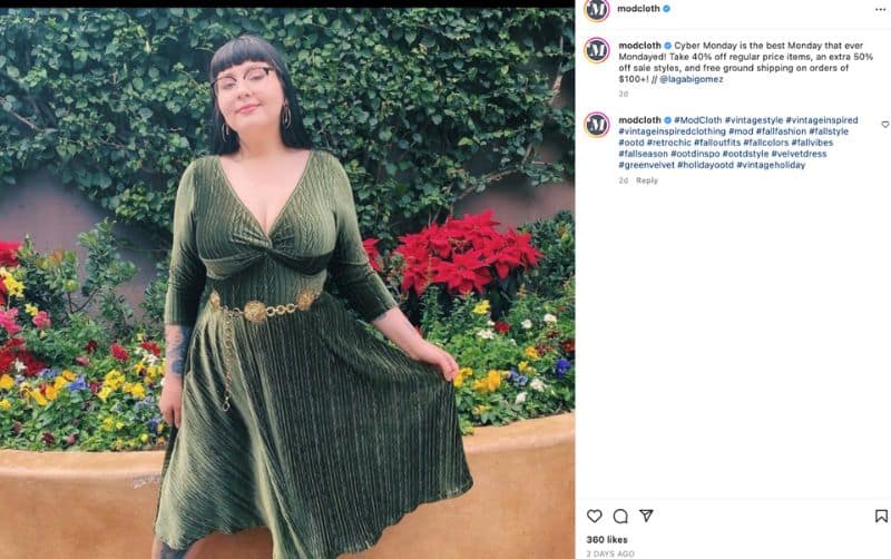 緑のドレスを着た女性。ModCloth の Instagram ページでの UGC の動作例