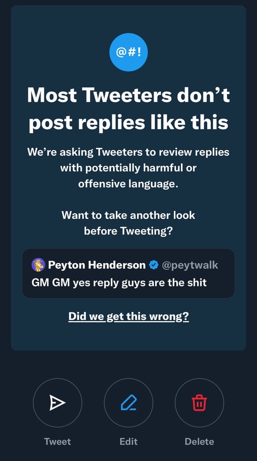Avviso di Twitter per linguaggio potenzialmente dannoso e offensivo