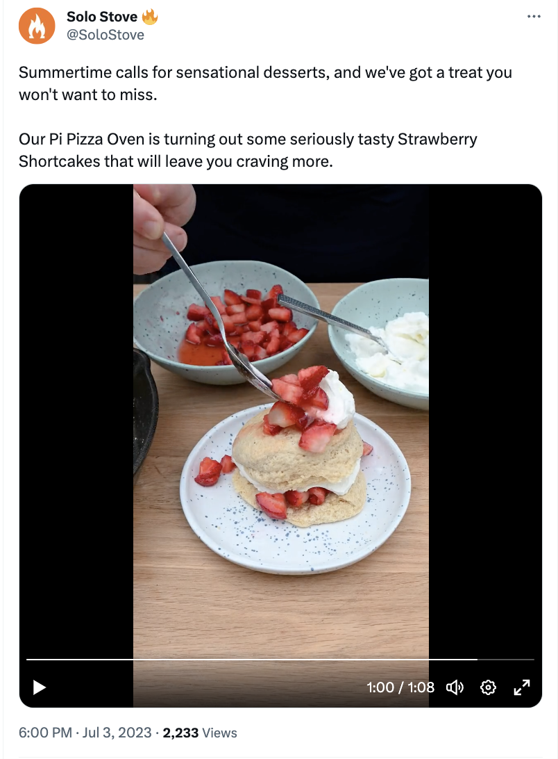Solo Stove 推文包含草莓酥饼的教程视频。